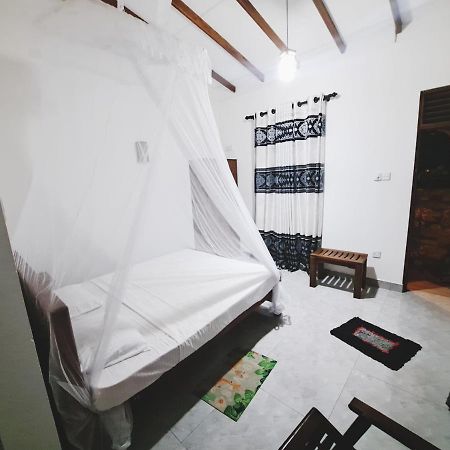 Guruge Guest House อาฮานกามา ภายนอก รูปภาพ