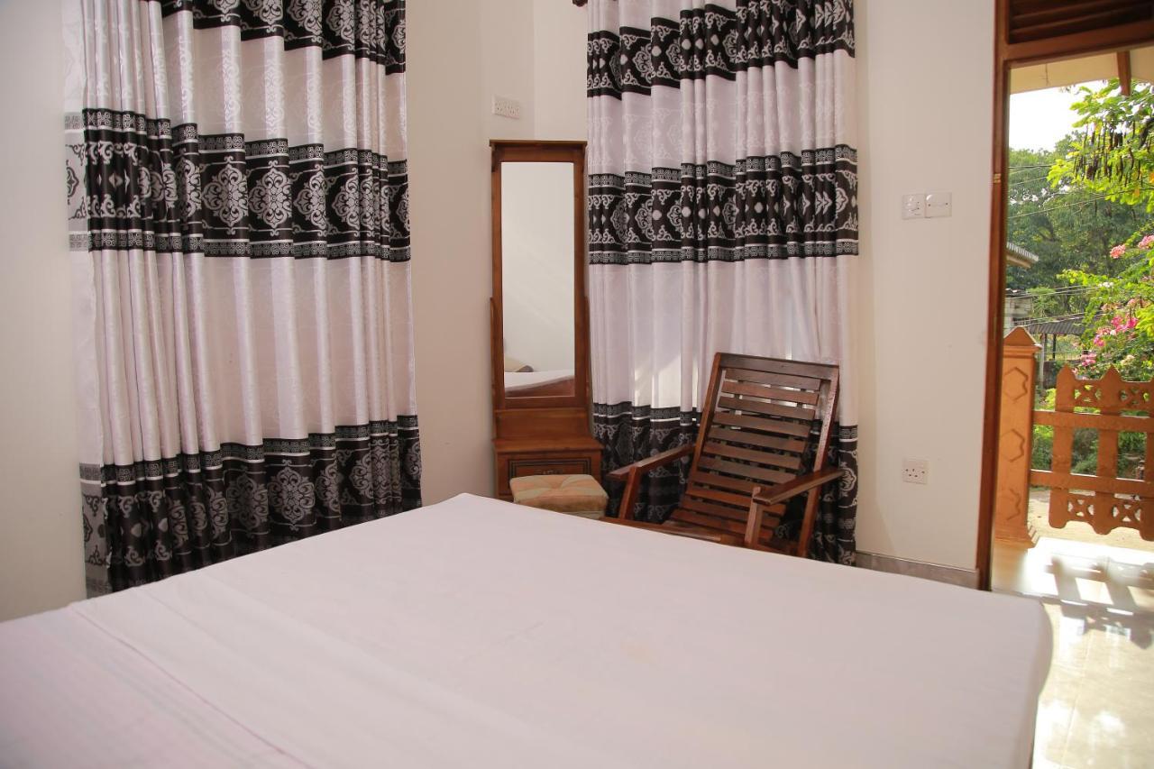 Guruge Guest House อาฮานกามา ภายนอก รูปภาพ