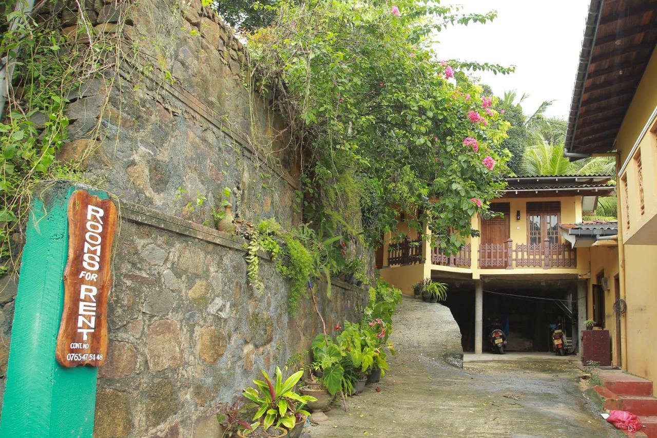 Guruge Guest House อาฮานกามา ภายนอก รูปภาพ