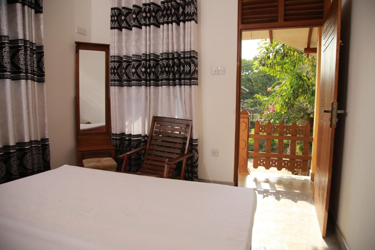 Guruge Guest House อาฮานกามา ภายนอก รูปภาพ