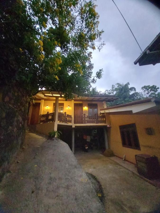 Guruge Guest House อาฮานกามา ภายนอก รูปภาพ