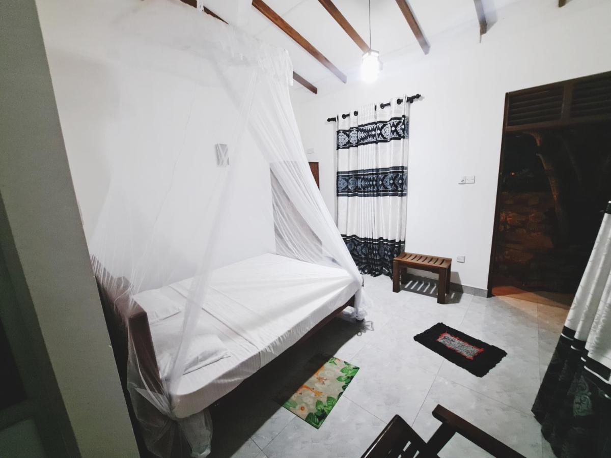 Guruge Guest House อาฮานกามา ภายนอก รูปภาพ